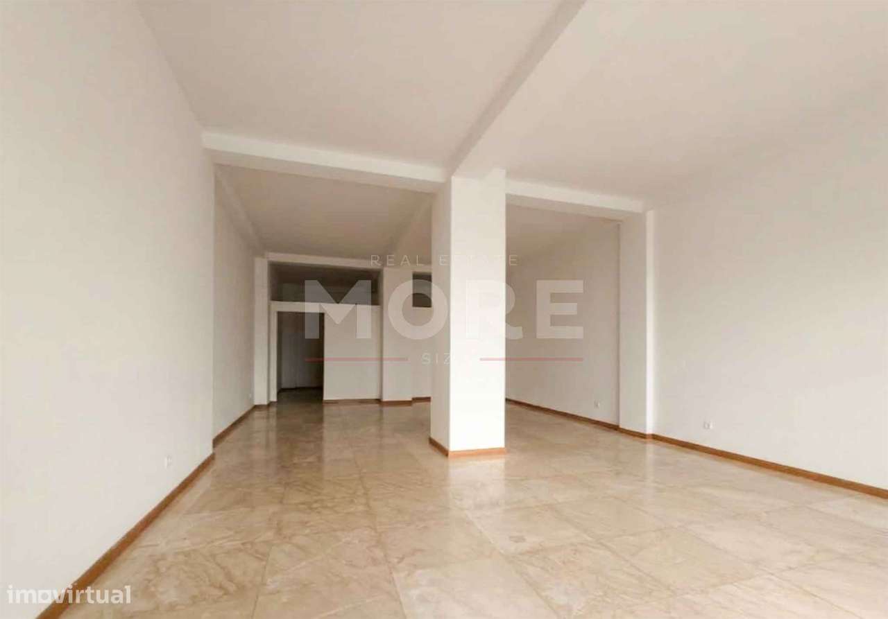 Espaço comercial no Centro Histórico de Évora, junto ao Teatro Garcia-4