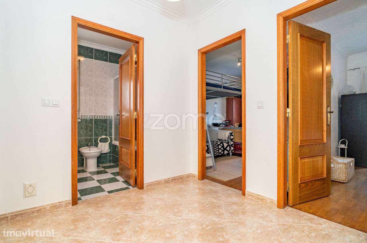 Apartamento T3+Garagem e Arrumo-22