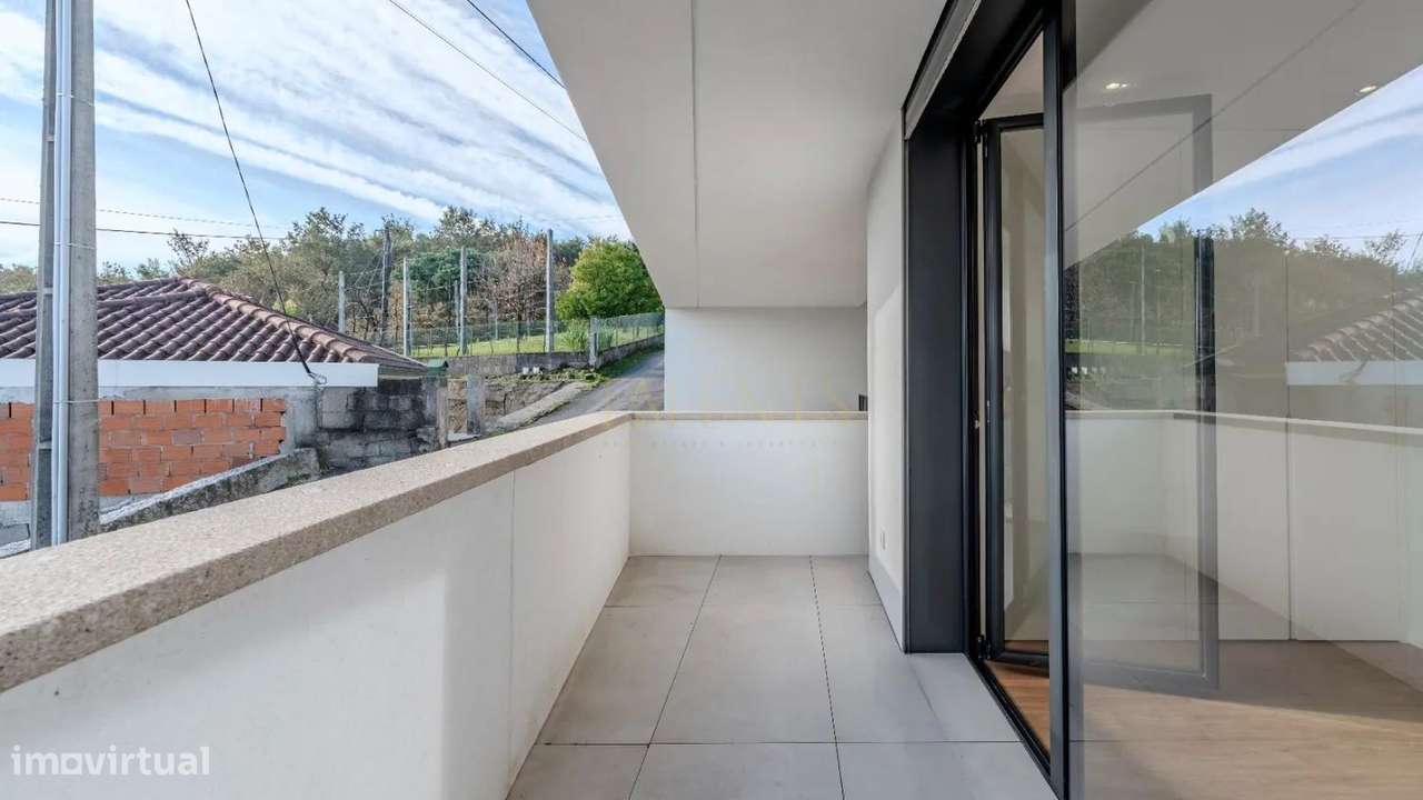 Moradia T4 de Luxo em Gonça a 10 Minutos do Centro de Guimarães-14