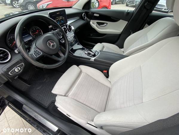 Mercedes-Benz Klasa C 220 d 4-Matic 9G-TRONIC - 14