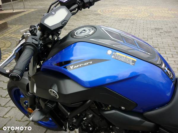 Yamaha MT - 27