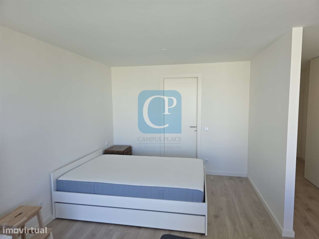 Apartamento T0 novo, mobilado e equipado junto à Circunvalação - Grande imagem: 4/16