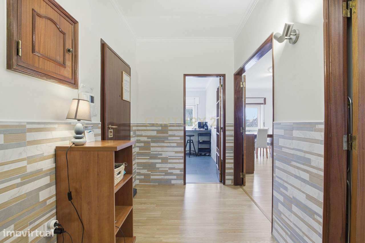 Apartamento T3 à Venda em Casal de Cambra – Excelente Estado de Conser-5