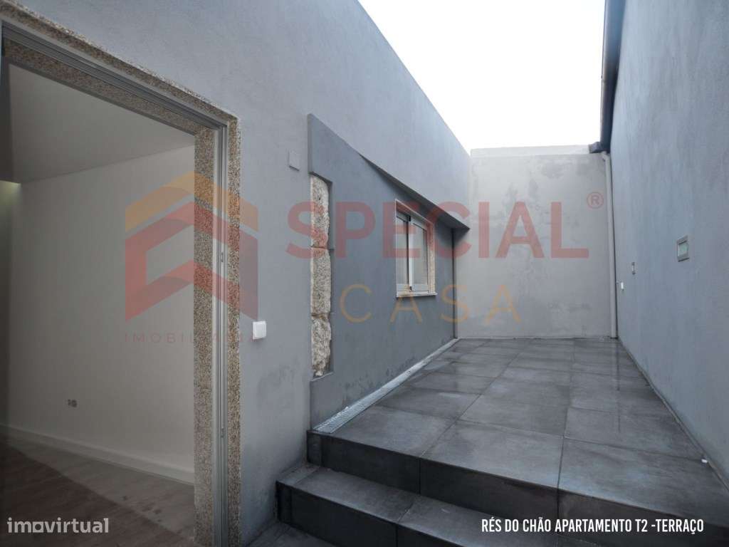 Moradia + Armazém no Centro de Avintes - Grande imagem: 4/23