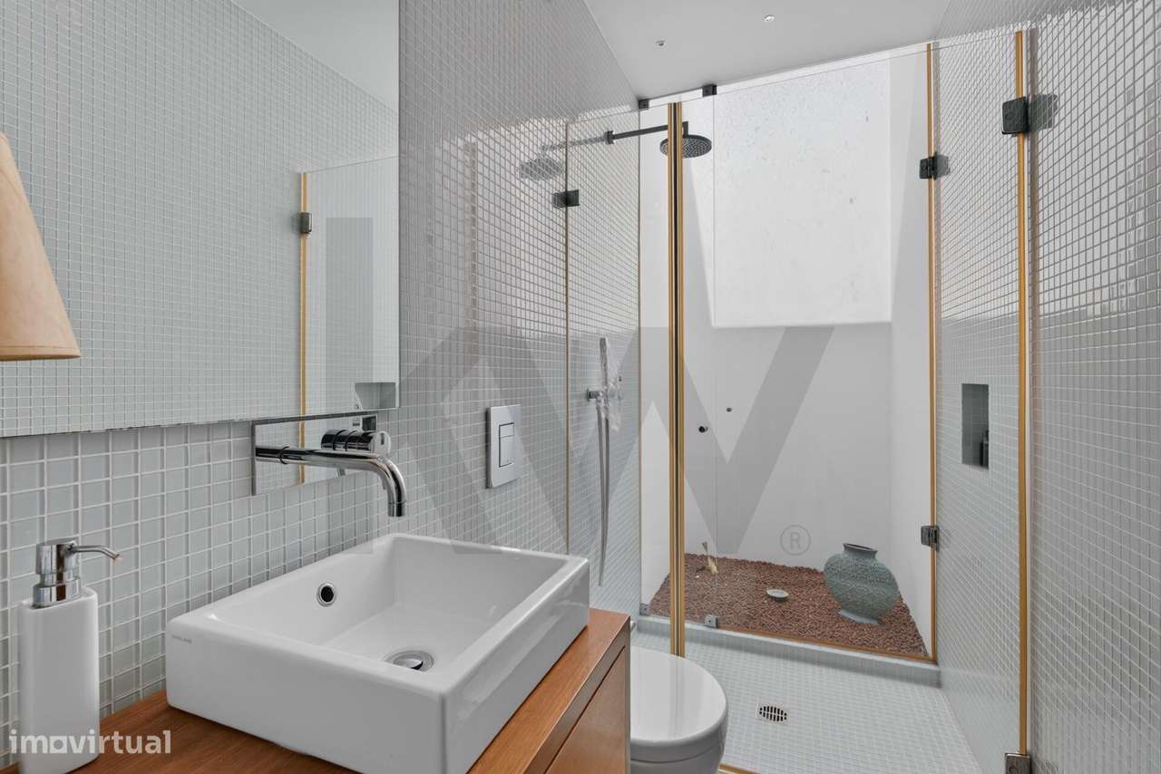 Moradia T5 de Luxo com Piscina e Lote de 2.773 m2-11