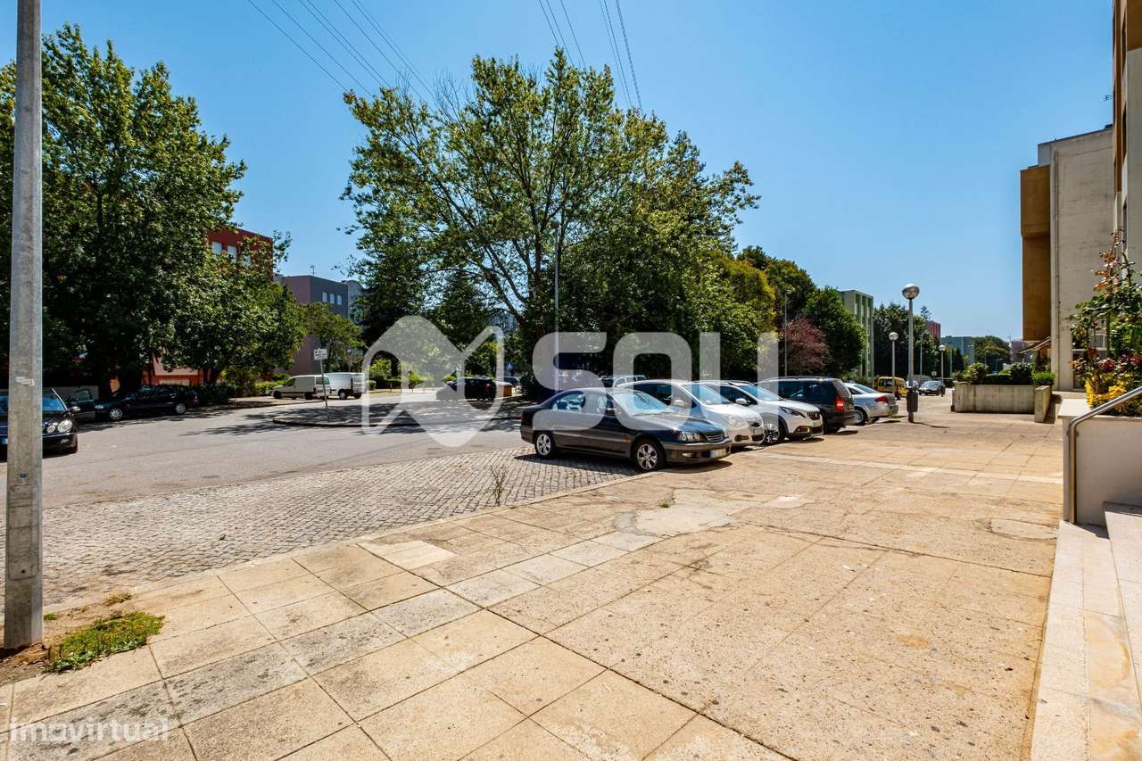 Restaurante/Bar na Senhora da Hora em frente ao metro - Grande imagem: 3/24