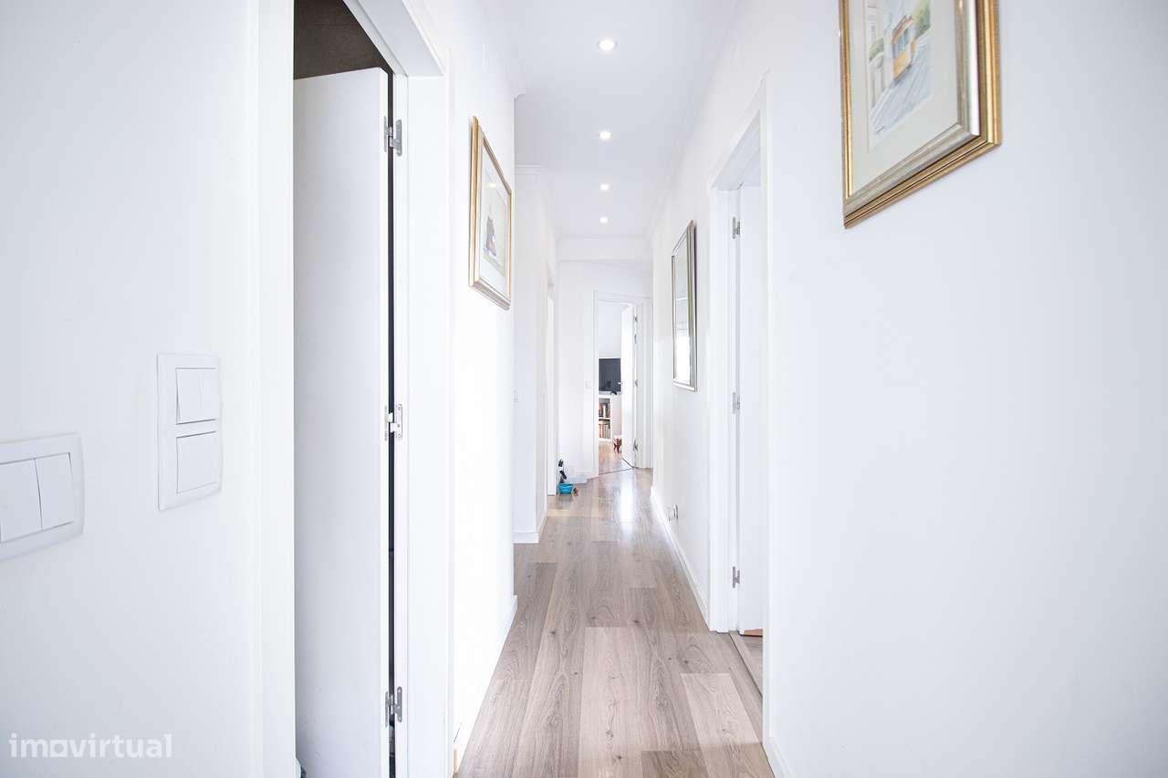 Apartamento T4 remodelado em Carnaxide-19