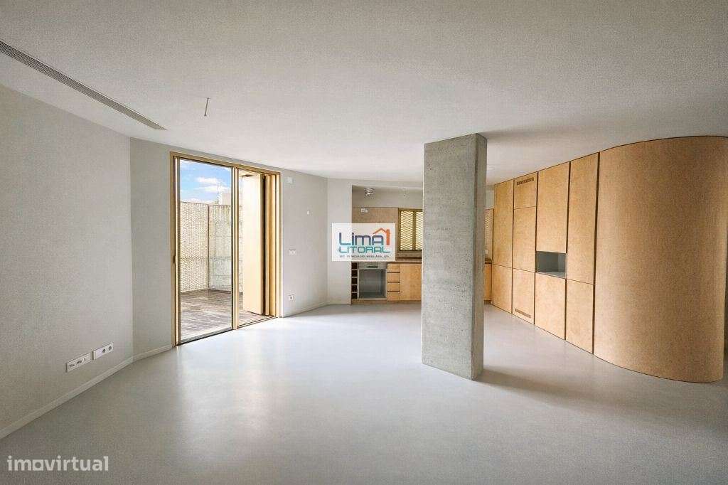 Moderno apartamento T2 - Centro de Leiria - com parqueamento interior - Grande imagem: 4/13