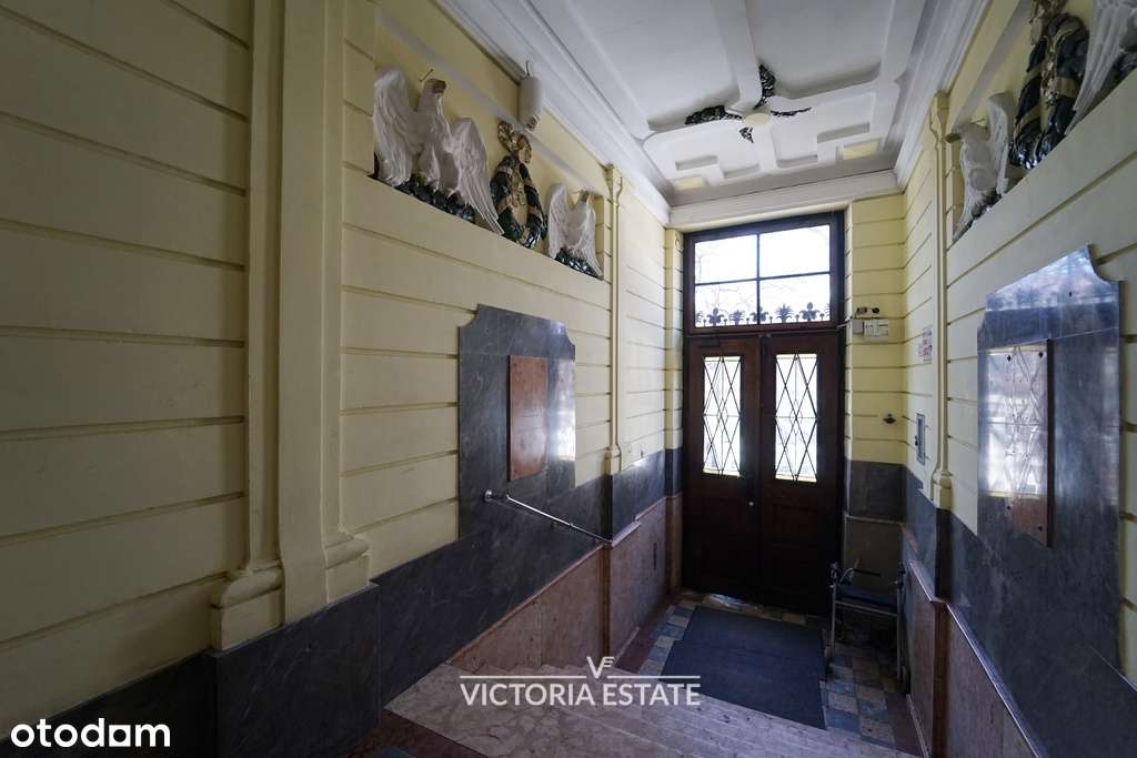 Duży apartament w pięknej kamienicy przy parku-16