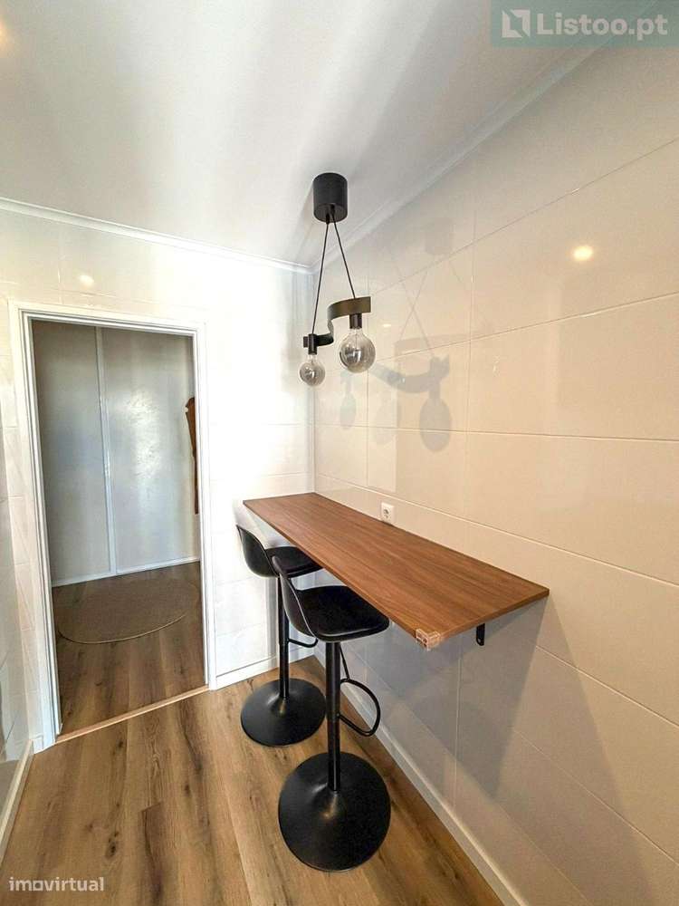Apartamento T2 Santo António dos Cavaleiros-9