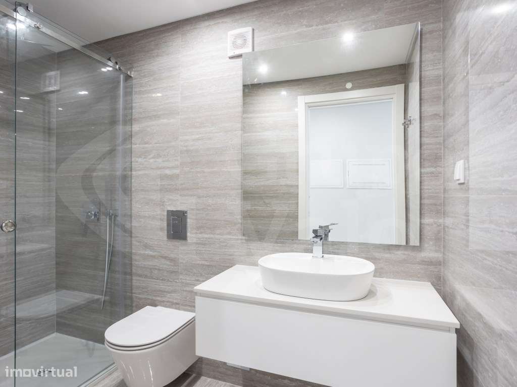 Apartamento T2 Novo com Estacionamento - Parede - R/C E-9