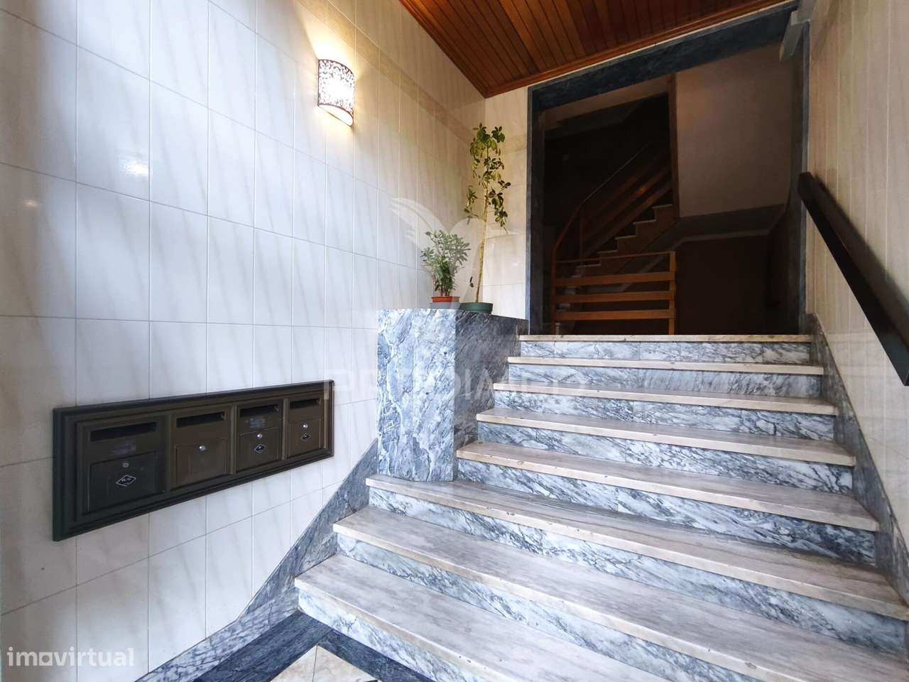 Apartamento T2 com Despensa e Arrecadação | Amadora | Mina de Água - Grande imagem: 3/37