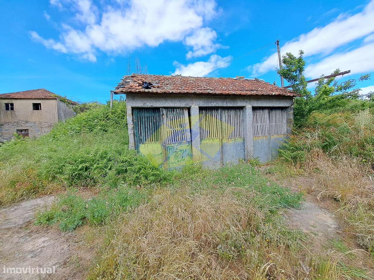 Moradia, alpendre PARA RESTAURO e terreno em Refontoura - Felgueiras-5