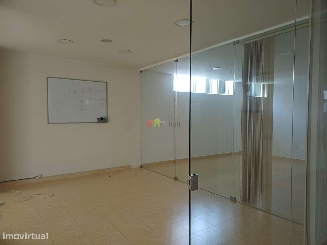 Garagem com 263 m2 no Bairro Afonso Costa - Setúbal-14