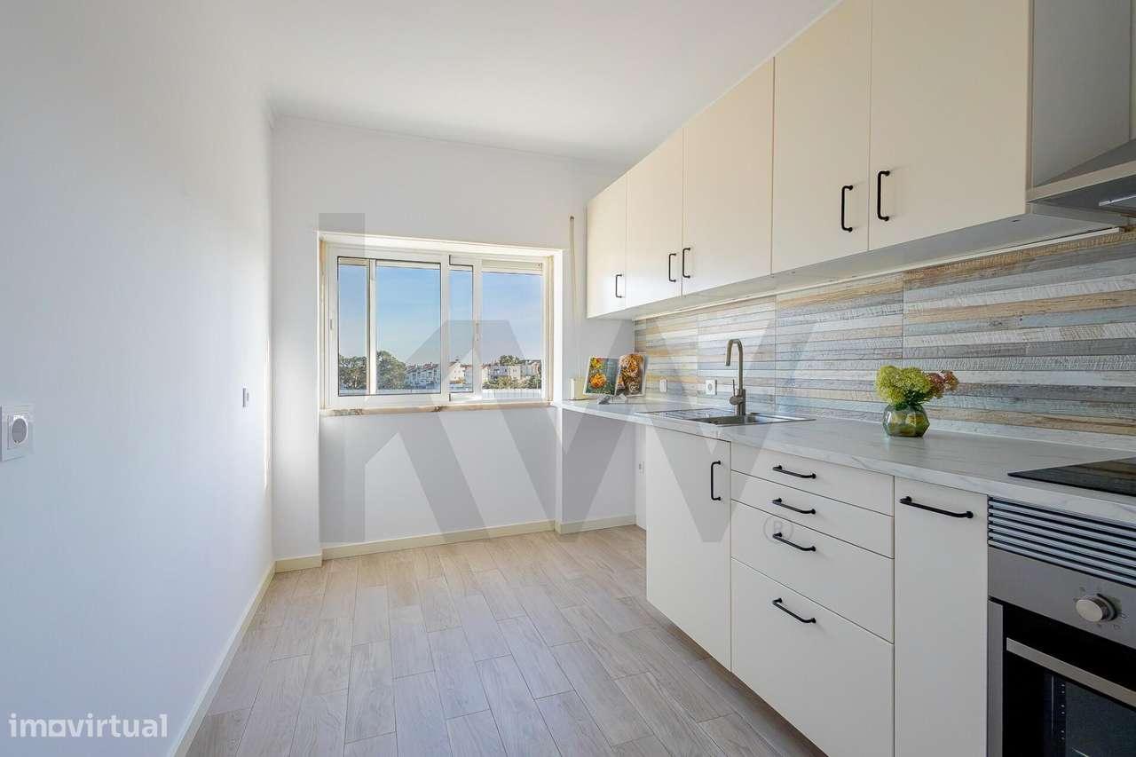 Apartamento T3 Totalmente Remodelado em Vale Flores de Cima-0