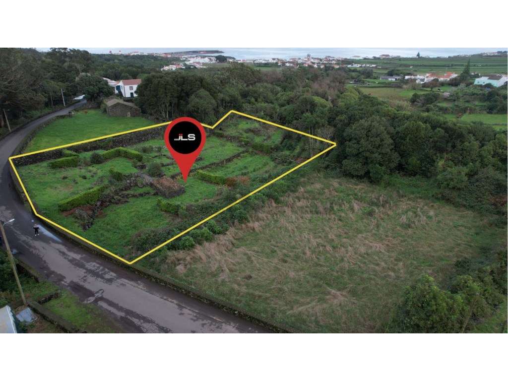 Terreno com viabilidade de construção na zona do Pinheiro, Praia, I... - Grande imagem: 2/16