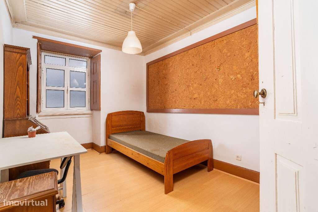 Prédio na zona da Praça da Republica, Coimbra - Grande imagem: 5/15