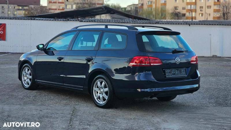 Volkswagen Passat - 4