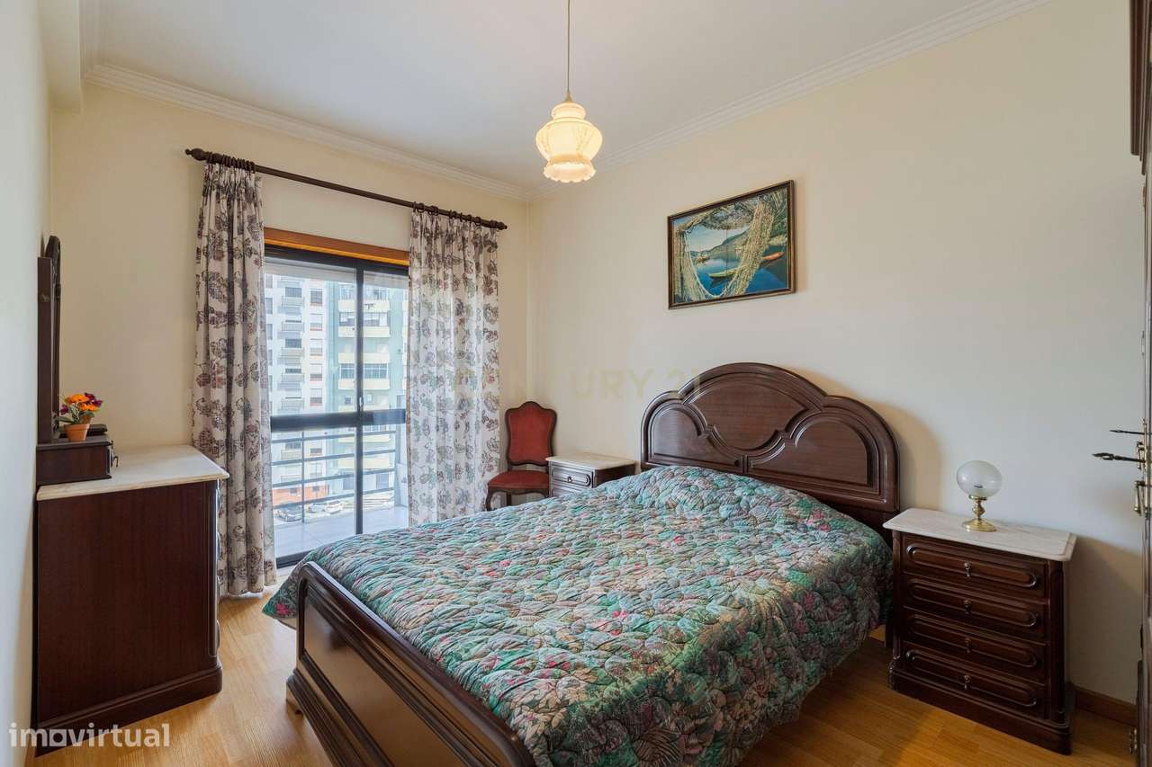 Apartamento T3  Feijó Almada Parque da Paz-11