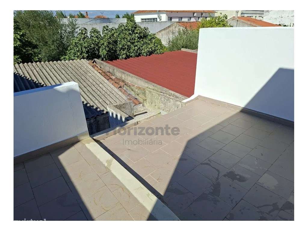 MORADIA R/C E 1.º ANDAR - GAVIÃO-8