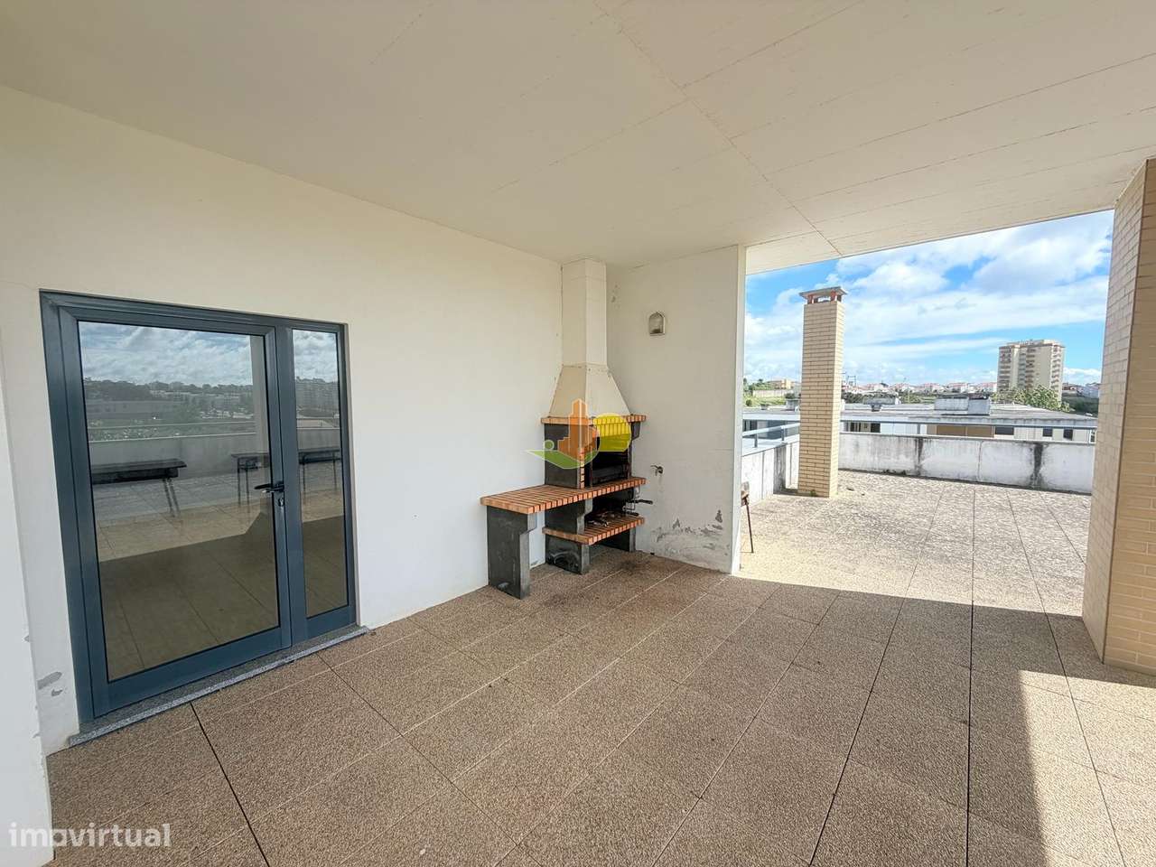 T3 com garagem e terraço-32