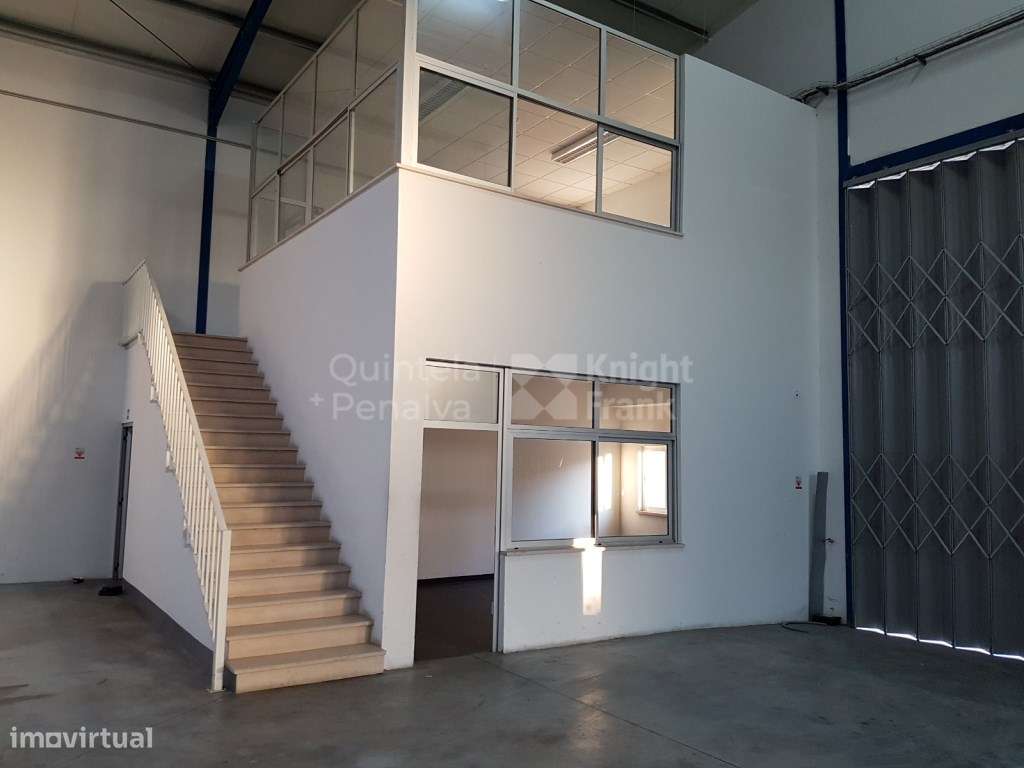 Armazém com 402 m2 na Abóboda em São domingos de Rana - Grande imagem: 3/15