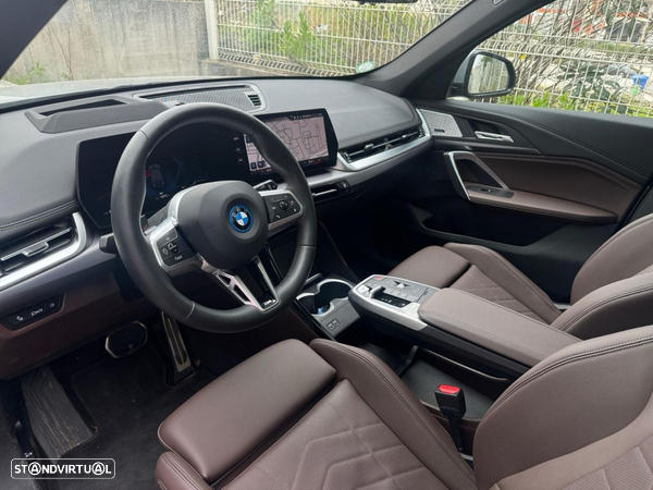 BMW iX1 xDrive30 Pack M - 12