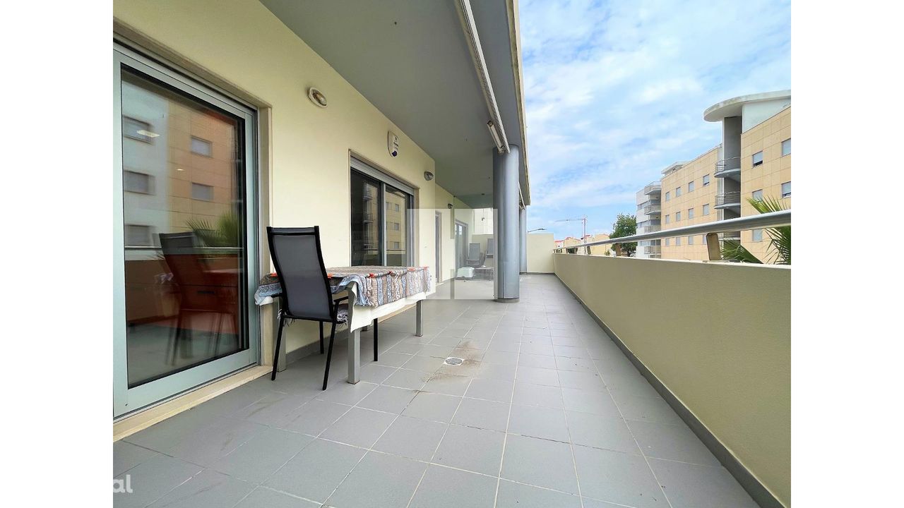 Apartamento T3 c/ Terraço