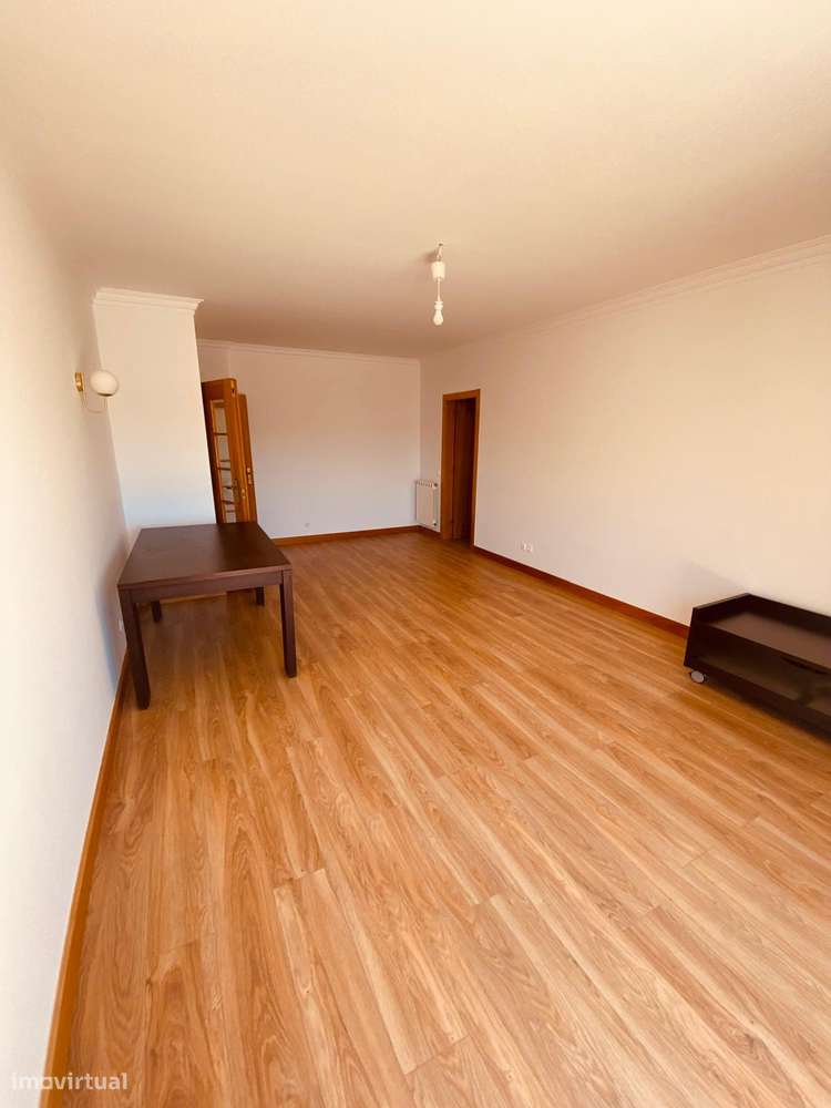 Excelente Apartamento T3 com ótimas áreas no Estoril - Grande imagem: 2/23