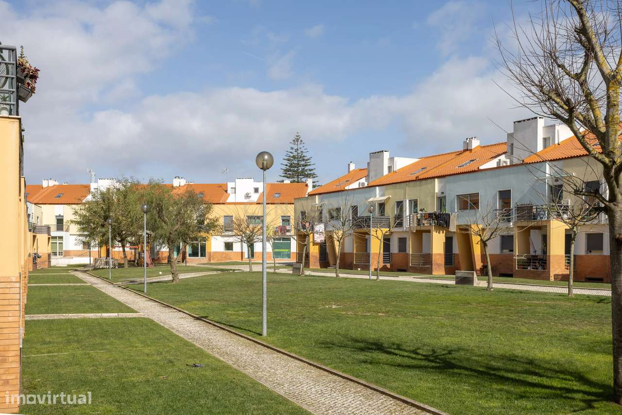 T2 c/parqueamento e arrecadação em Condomínio Privado - Alhos Vedros-33