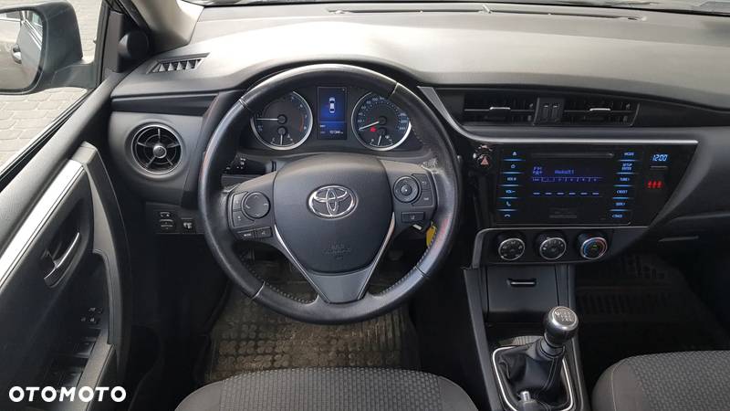 Toyota Corolla 1.6 Premium - 10