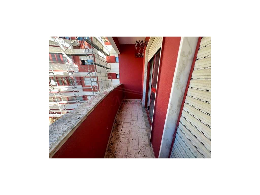 Apartamento T2 com parqueamento em Algueirão - Mem Martins-19