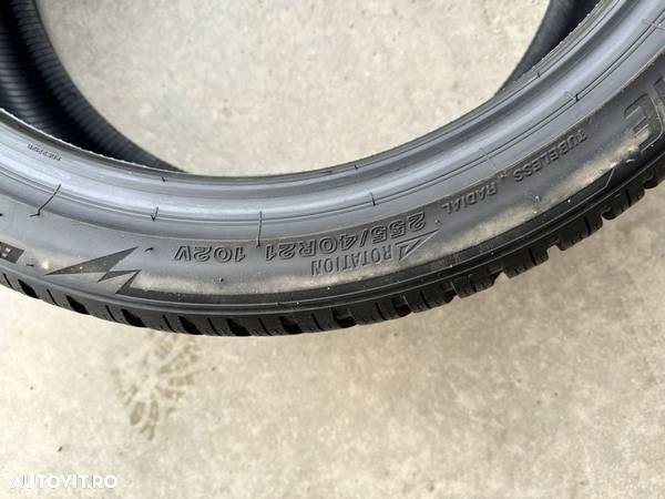 vând 2 anvelope 255/40/21 bridgestone de iarnă ca noi - 4