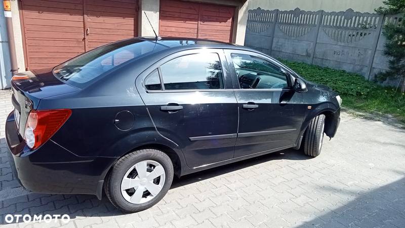 Chevrolet Aveo - 14