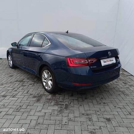 Skoda Superb 2.0 TDI DSG Style - 4