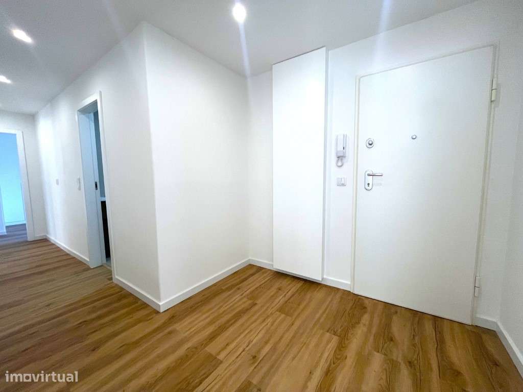 T3 totalmente remodelado no centro da Amadora - Grande imagem: 5/28