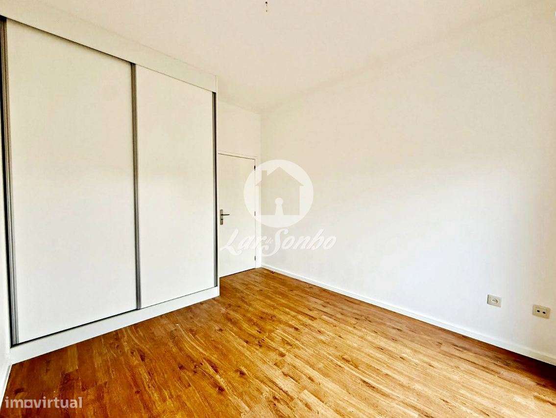 Apartamento T3, totalmente renovado, com Box, Águas Santas, Maia-9