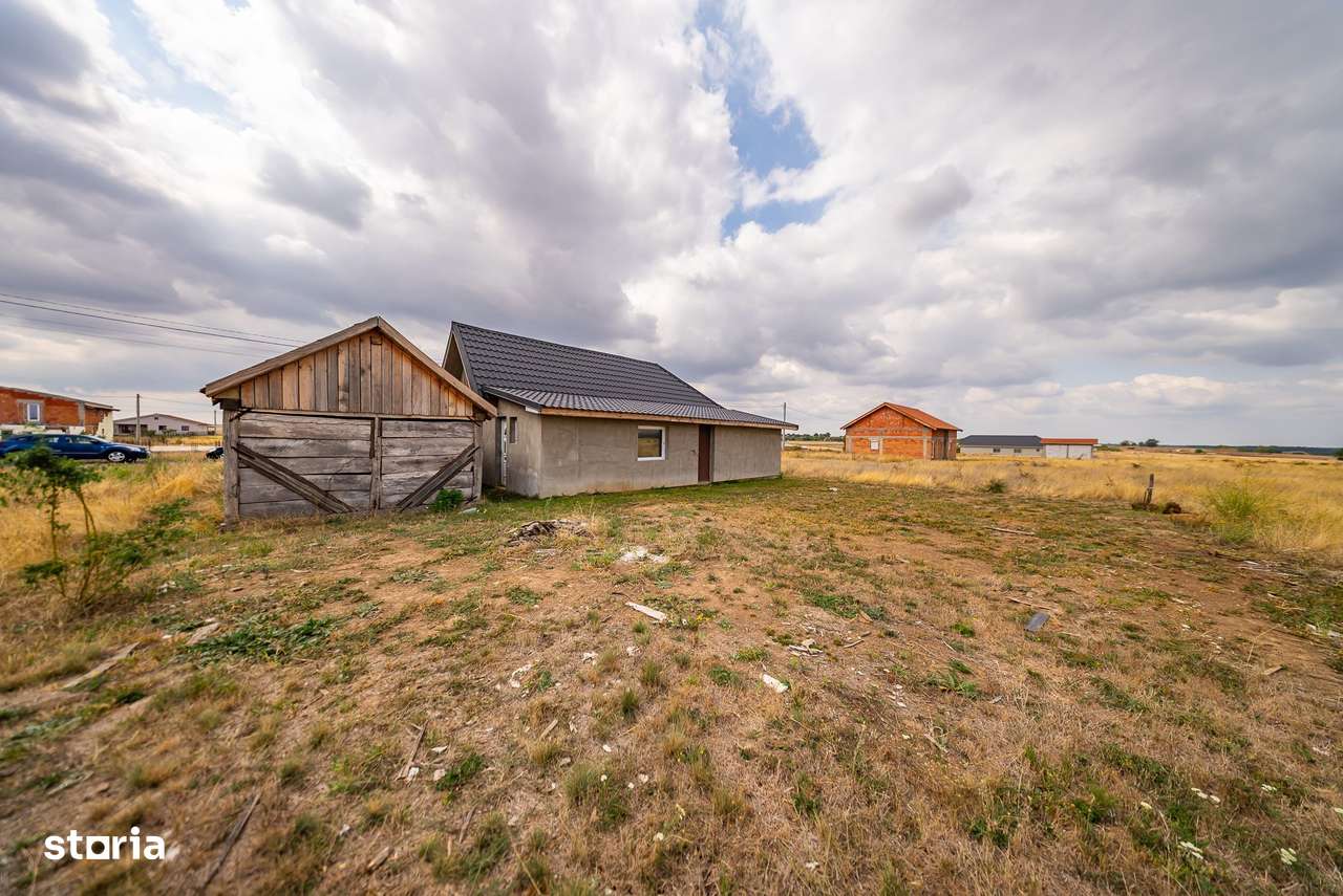 Casă de vânzare cu 3 camere in Alunis - Imagine principală: 5/20