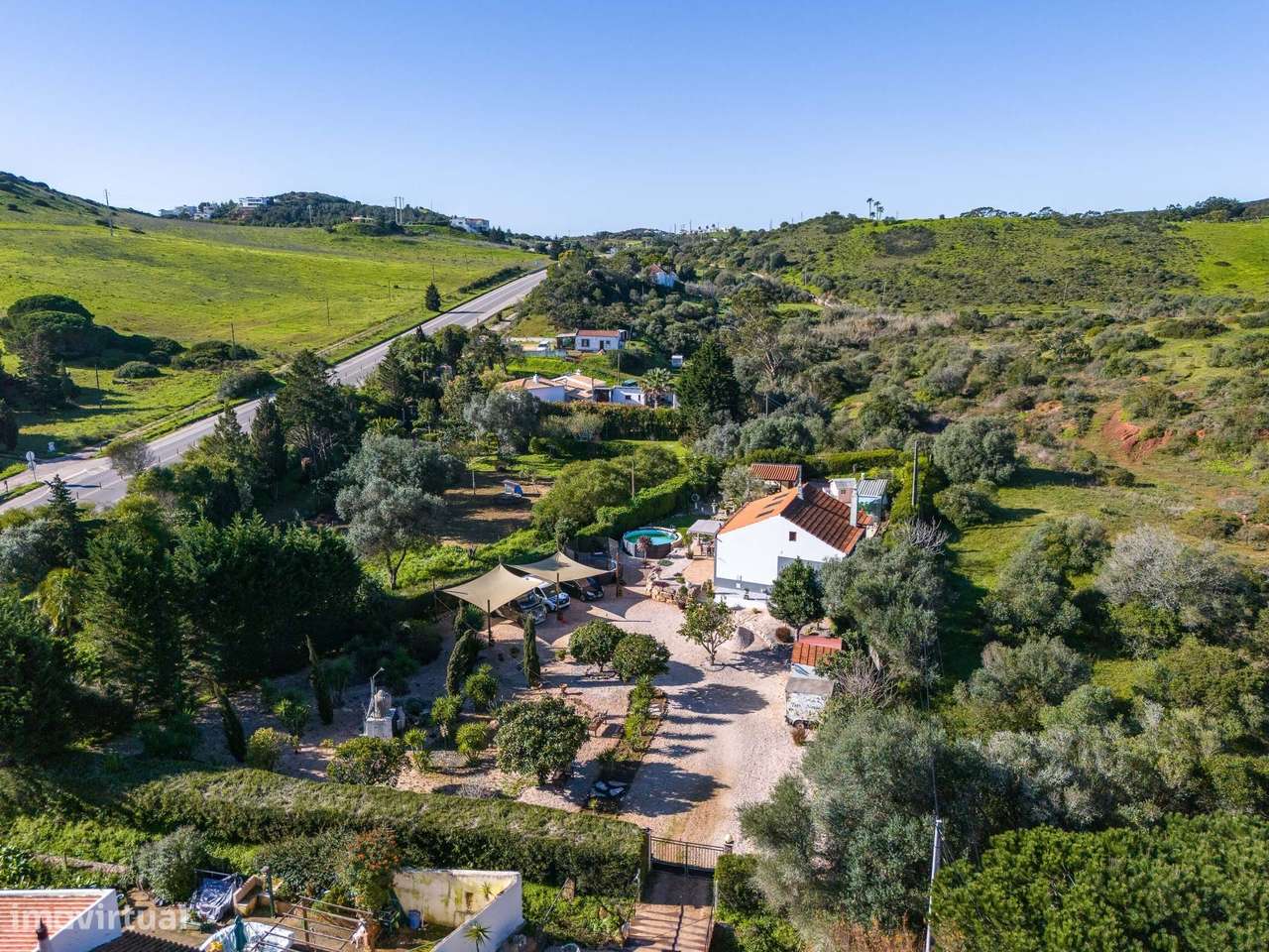 Casa tradicional reformada com grande jardim em Budens-37