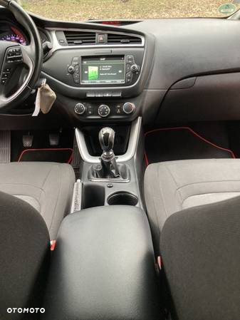 Kia Ceed 1.0 T-GDI 100 ISG Dream Team Edition - 16