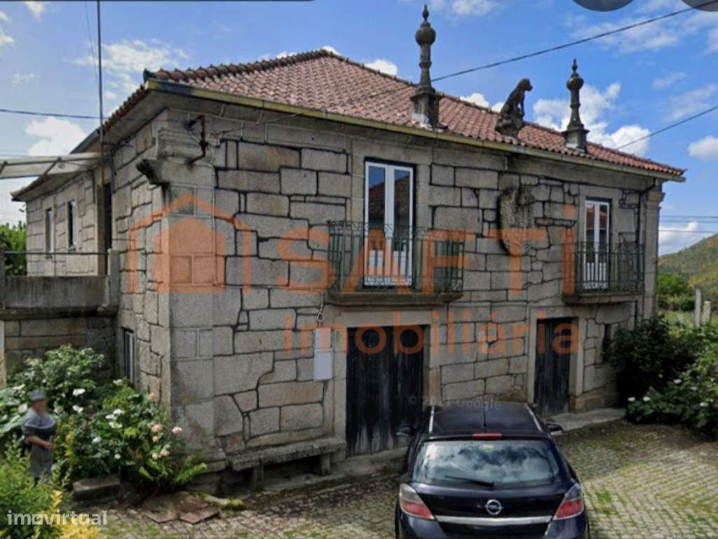 Casa senhorial t7, com brasão e muita história - Grande imagem: 2/5