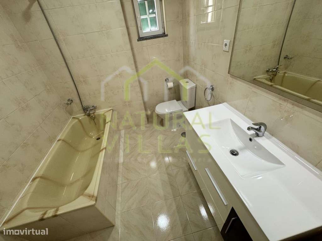 Moradia T5 com Piscina e Garagem em Resende, Viseu - Grande imagem: 2/2