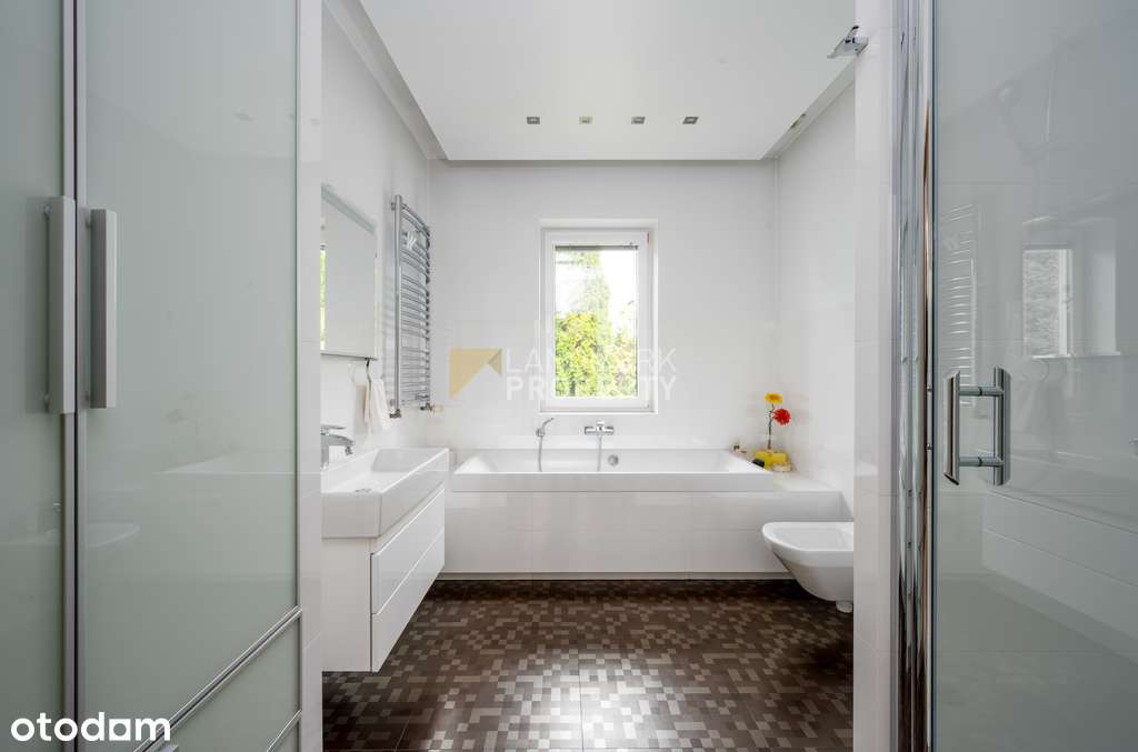 Piękny rodzinny dom w samym sercu Choroszczy-9