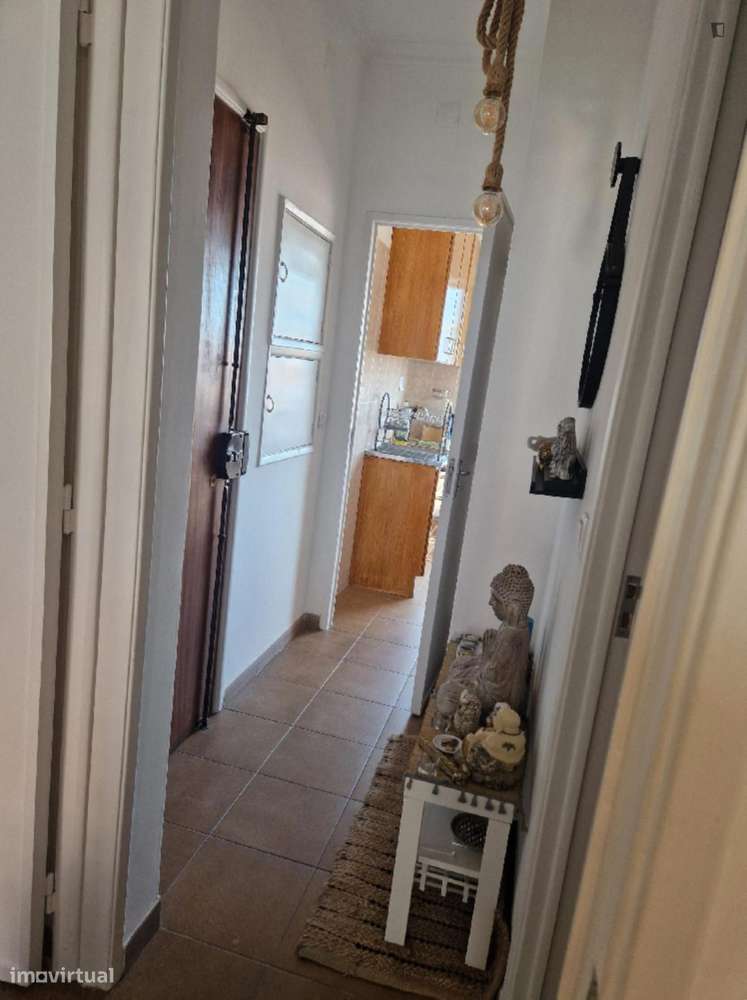 Quarto - localizado em Olaias Lisbon - Grande imagem: 2/9