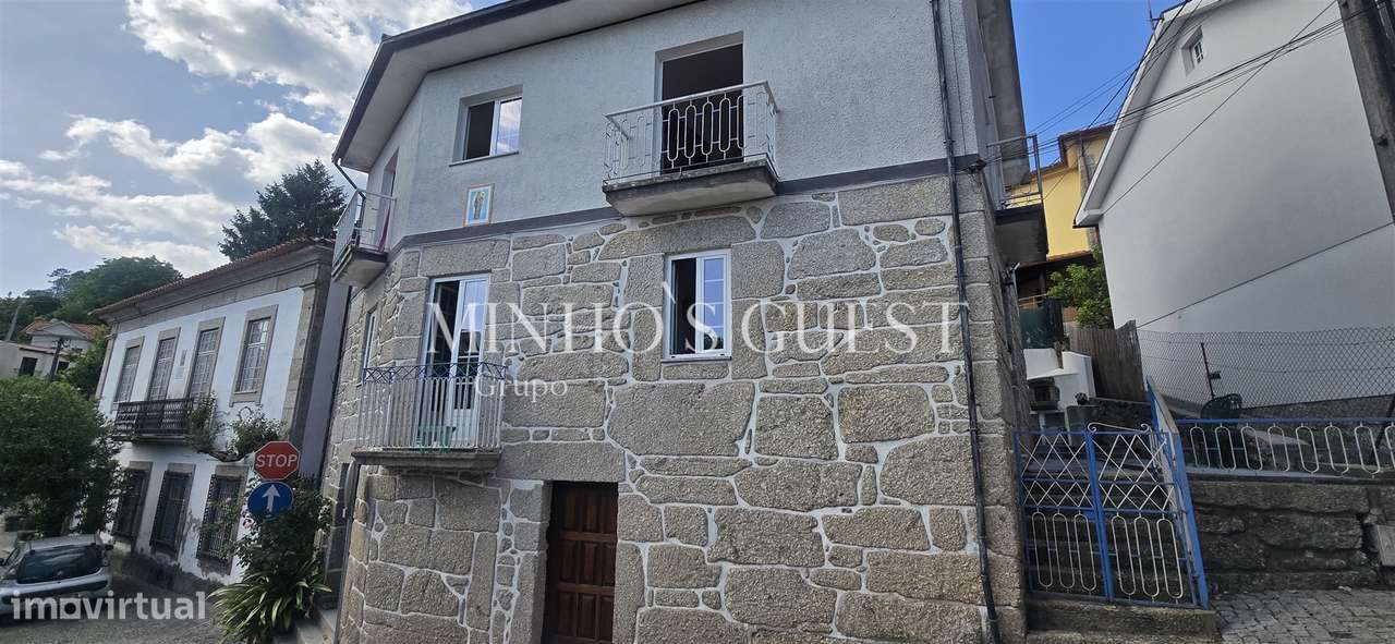 Moradia V3 c/ História em Pedra no Coração de Santa Maria de Bouro - A-23