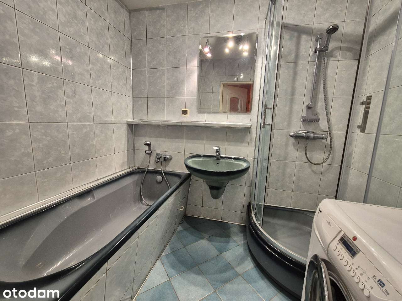 3 pokoje 64m2 z pięknym widokiem na Wisłę, blok z 2000r ul.6 Sierpnia-8