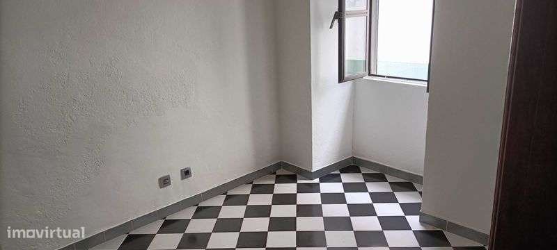 Arrenda-se T0/1 Centro de Loures - Grande imagem: 5/6