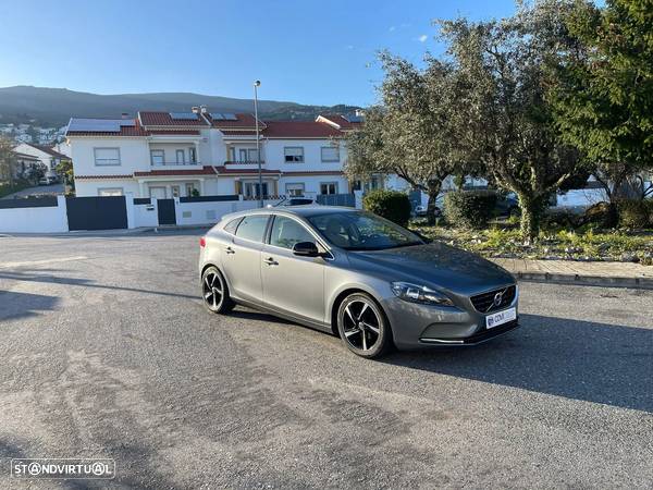 Volvo V40 2.0 D2 Momentum - 3