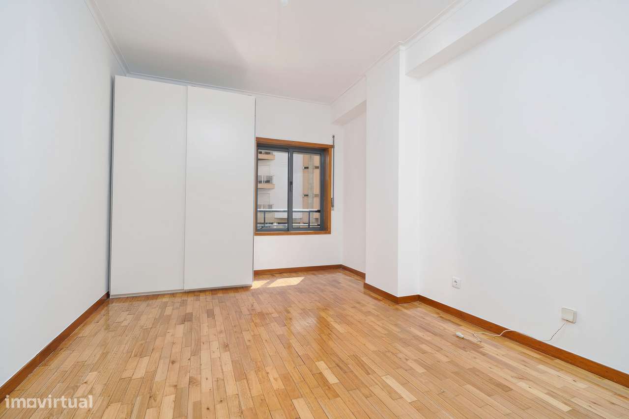 Apartamento T3 para venda na Rua Germão Galharde - São Victor, Braga-11