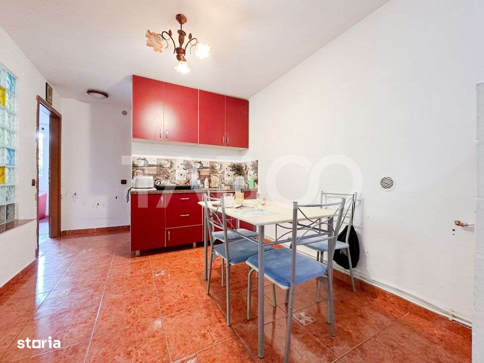 Apartament cu 3 camere de vanzare - parter inalt - zona Rahovei Sibiu-0